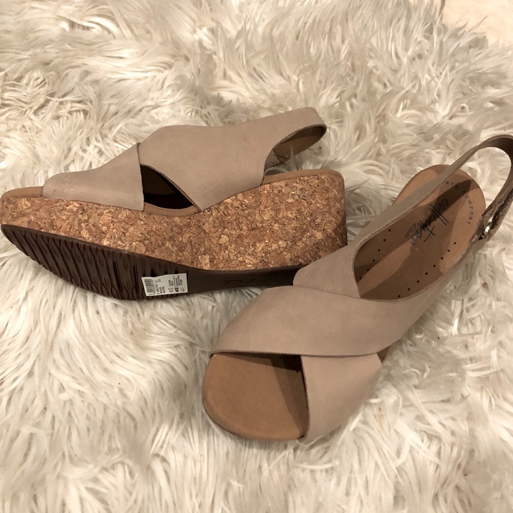 🆕{Clarks} Annadel Eirwyn Wedge Sandal